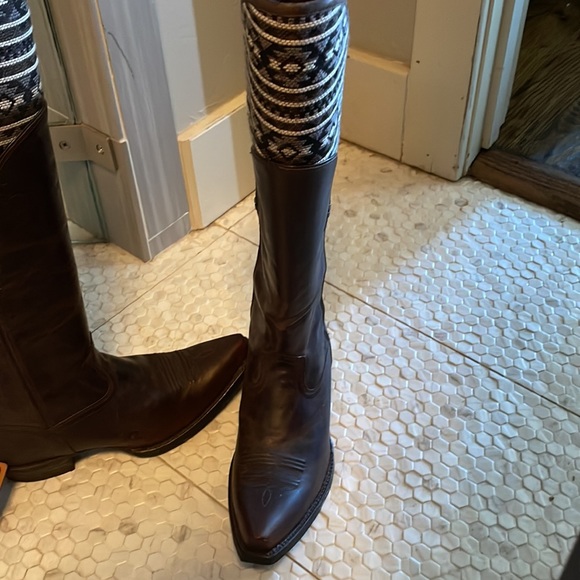 Ariat size 7 B - Picture 2 of 7